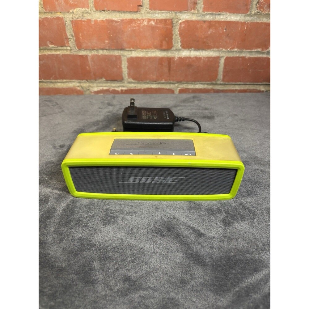 Bose SoundLink Mini 413295 Portable Bluetooth Speaker Grey Charger And Case